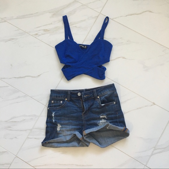 Blue Criss-Cross Crop Top 💙 - Picture 2 of 3